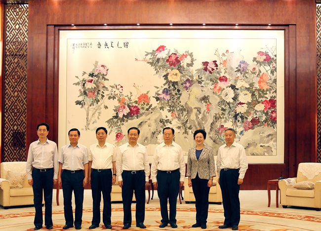 集團主要領(lǐng)導(dǎo)與廣西壯族自治區(qū)黨委書記彭清華舉行會談并簽署戰(zhàn)略合作框架協(xié)議（圖）
