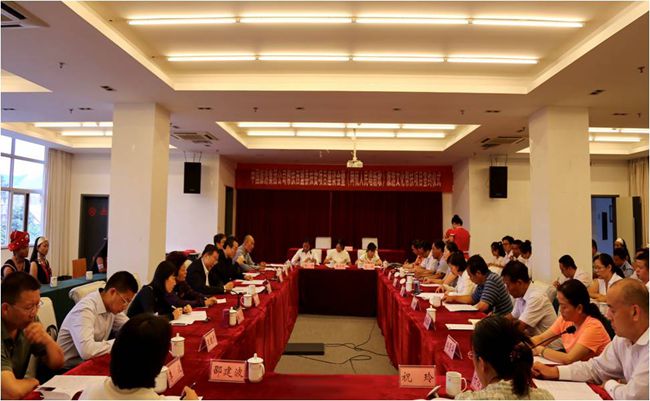 集團(tuán)張學(xué)武董事長赴西盟、孟連開展定點(diǎn)扶貧調(diào)研工作（圖）