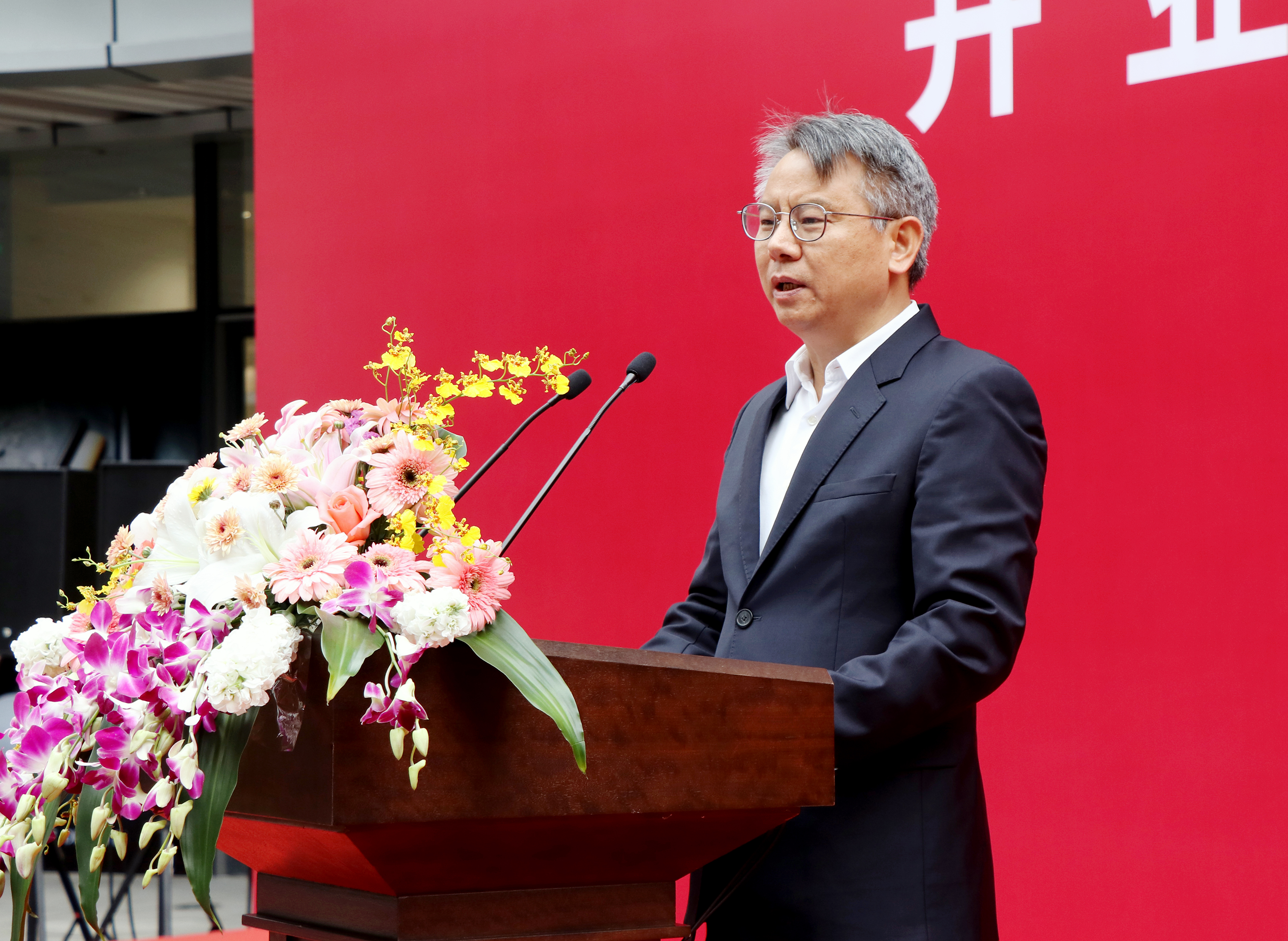 2、海南省政府劉平治副省長(zhǎng).jpg